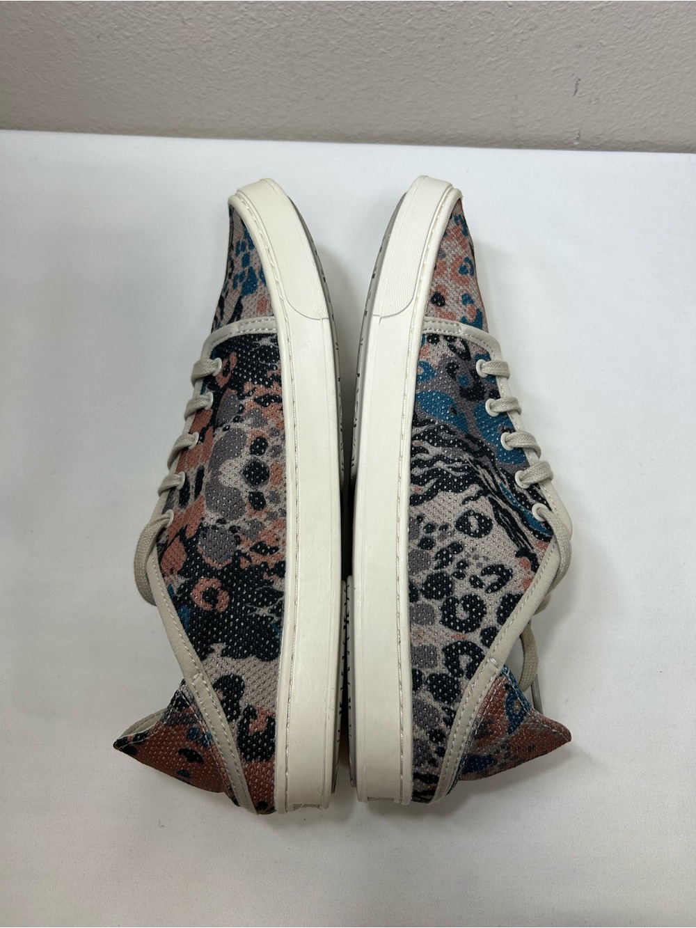 OLUKAI Pehuea Li Lace-Up Animal Print Drop-in Heel Breathable Mesh Sneakers 9.5 - Picture 7 of 13